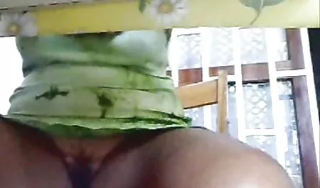Petite esmer Tessa Taylor büyük bir pulsuz seksi videolar yüz alır