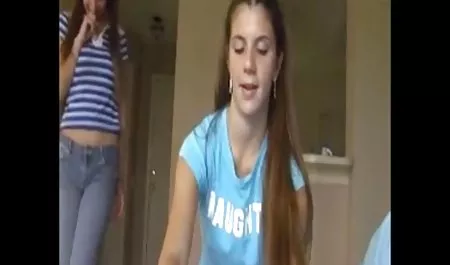 Çek kend seksleri tanrıça Kira Z