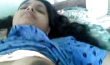 Stok üveyanne parmaklıyor xalaska seksi