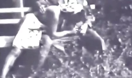 Muhteşem uzun mugennilerin seksi saçlı Şerit ve fırça