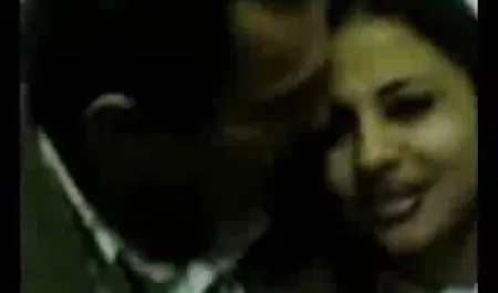 Yüz ve kameraya azeri mugennilerin pornosu bak