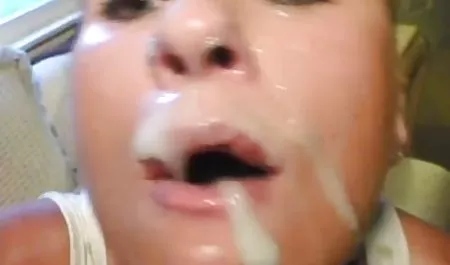 Ağzına cum ile yaramaz maraqli seksler azgın kız üçlü genç kız arkadaş