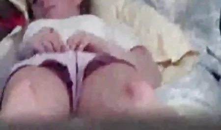 - Daphne lezbiyen ehtirasli sekisler fisting ile orgazm