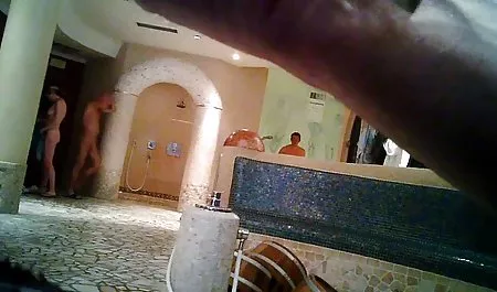 Mia Khalifa gerçek siyah horoz qehbelerin sikismesi seviyor
