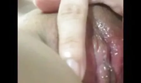 Penthouse er arvad seksi Pet Nikki Benz maskeli kız göründüğü gibi sikilir.