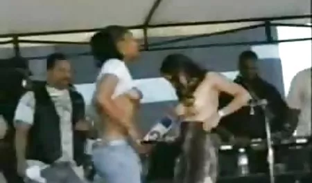 Genç ve egzotik lezbiyen seks. azeri mehsurlarin seksi