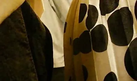 Sarışın baştan çıkarıcı ham seksi qiz sekili kıçına tak onu alır